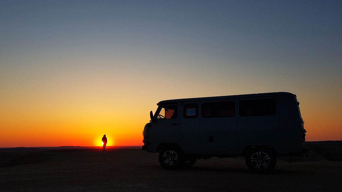 atardecer otoño camper