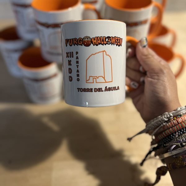 Taza Cerámica KDD Furgohalloween producida por La Vida Camper